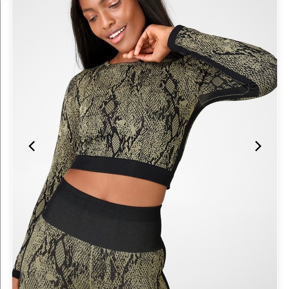 Fabletics Kamila Seamless L/S Top - Picture 3 of 5